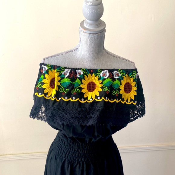 BEAUTIFUL🌻SUNFLOWERS🖤BLACK MEXICAN EMBROIDERED OFF SHOULDER MIDI DRESS 🌟NEW🌟 - Picture 9 of 16